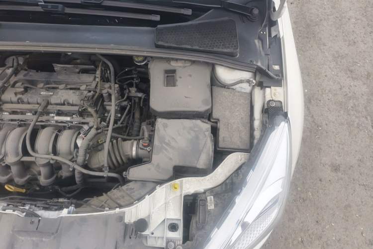 Used Ford Focus 2015 Hatchback 1.6L Automatic Comfort Model Engine Bay Left