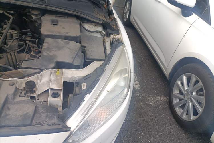 Used Ford Focus 2015 Sedan 1.6L Automatic Trend Model Engine Bay Left
