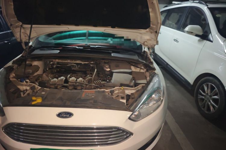 Used Ford Focus 2015 Sedan 1.6L Automatic Comfort Model Engine Bay Left