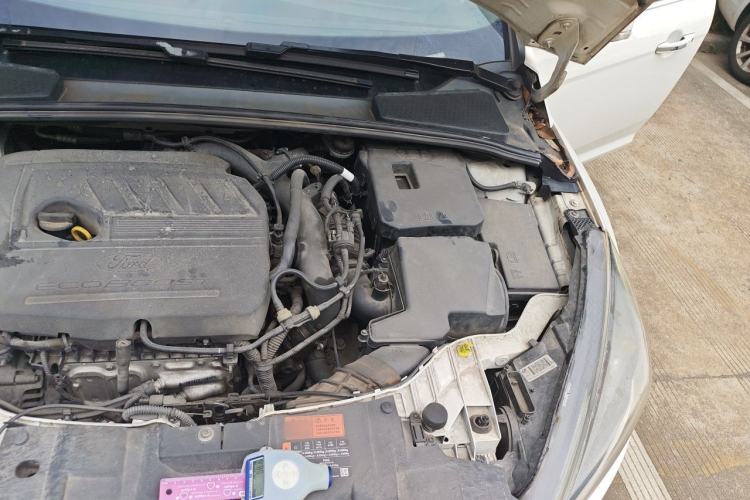 Used Ford Focus 2015 Hatchback EcoBoost 180 Automatic Sport Model Engine Bay Left