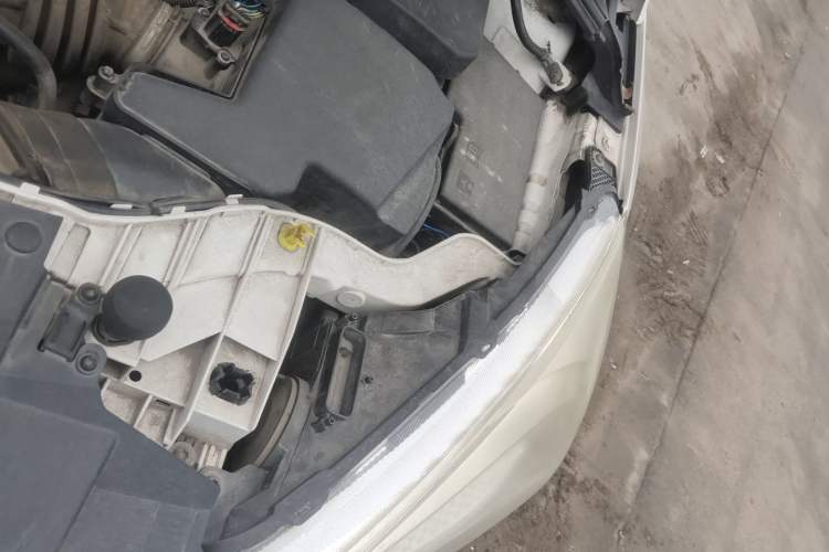 Used Ford Focus 2015 Sedan 1.6L Automatic Comfort Model Engine Bay Left