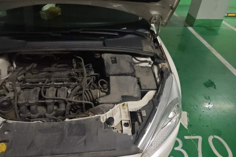 Used Ford Focus 2015 Hatchback 1.6L Automatic Comfort Model Engine Bay Left