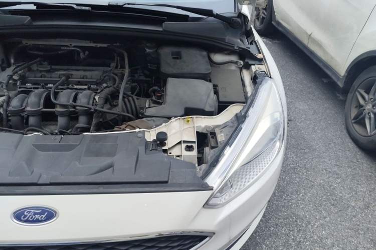 Used Ford Focus 2015 Hatchback 1.6L Automatic Comfort Model Engine Bay Left