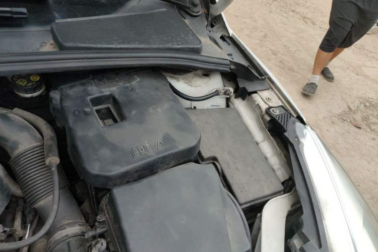 Used Ford Focus 2015 Hatchback EcoBoost 125 Manual – Ultra-Style Edition Engine Bay Left