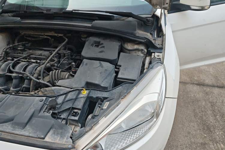 Used Ford Focus 2015 Sedan 1.6L Automatic Trend Model Engine Bay Left