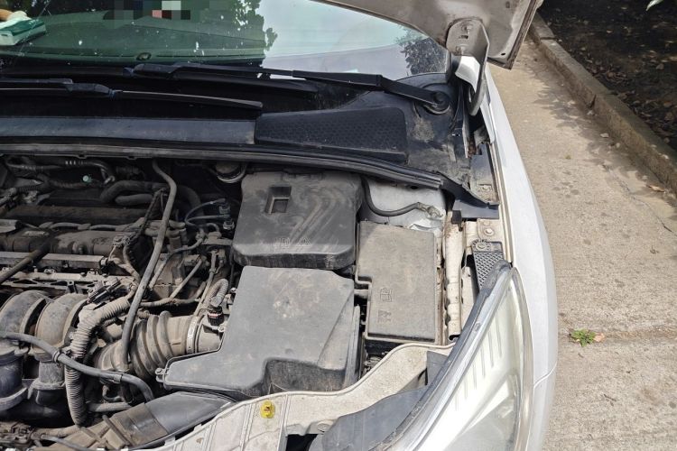 Used Ford Focus 2015 Sedan 1.6L Automatic Trend Model Engine Bay Left