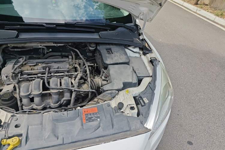 Used Ford Focus 2015 Hatchback 1.6L Automatic Comfort Model Engine Bay Left