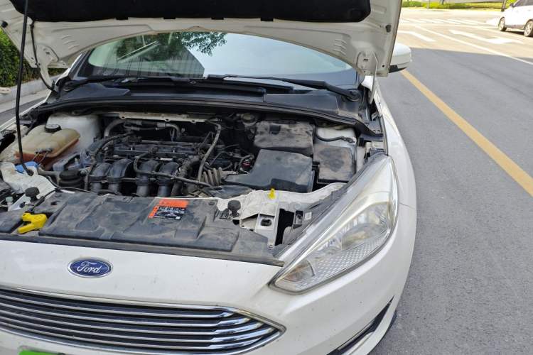 Used Ford Focus 2015 Sedan 1.6L Automatic Trend Model Engine Bay Left