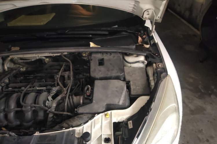 Used Ford Focus 2015 Hatchback 1.6L Automatic Comfort Model Engine Bay Left