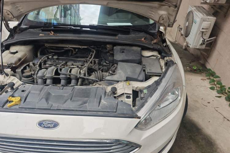 Used Ford Focus 2015 Sedan 1.6L Automatic Trend Model Engine Bay Left