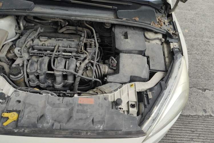 Used Ford Focus 2015 Sedan 1.6L Manual Comfort Model Engine Bay Left