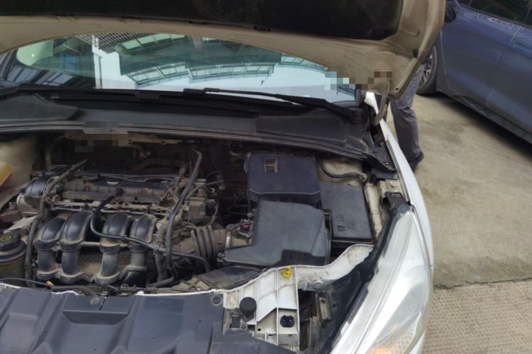 Used Ford Focus 2015 Sedan 1.6L Manual Comfort Model Engine Bay Left