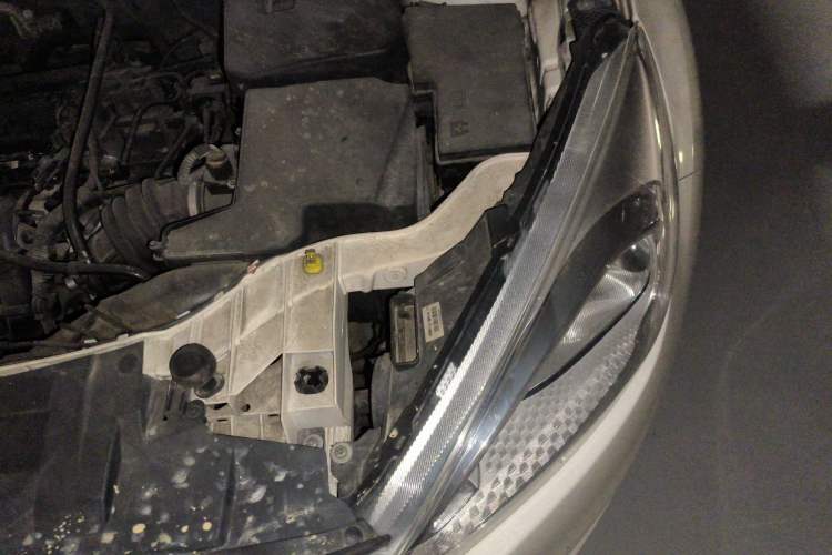 Used Ford Focus 2015 Sedan 1.6L Automatic Comfort Model Engine Bay Left