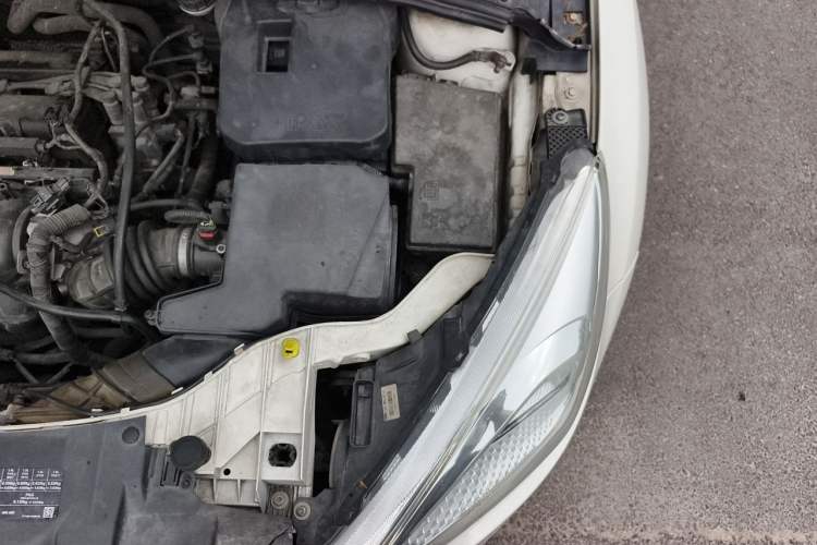 Used Ford Focus 2015 Sedan 1.6L Automatic Trend Model Engine Bay Left