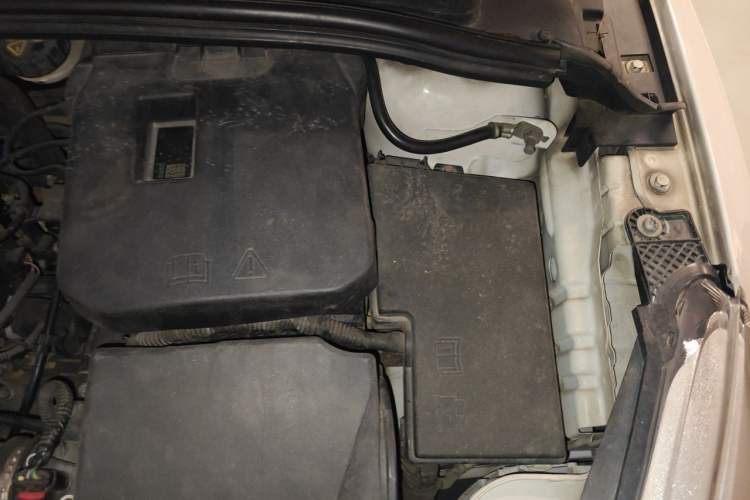 Used Ford Focus 2015 Hatchback 1.6L Automatic Fashion Edition Engine Bay Left