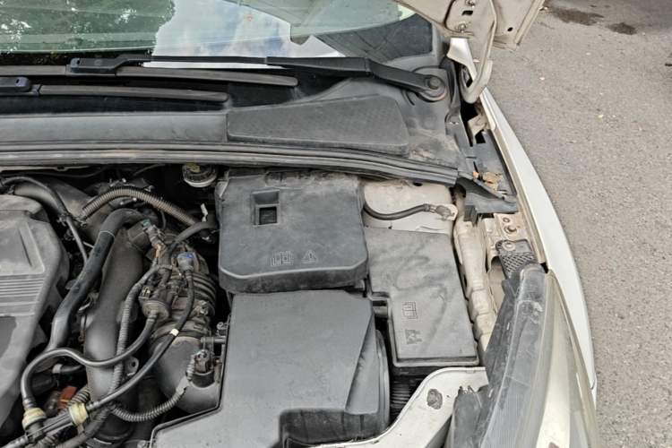 Used Ford Focus 2015 Hatchback EcoBoost 180 Automatic Elite Model Engine Bay Left