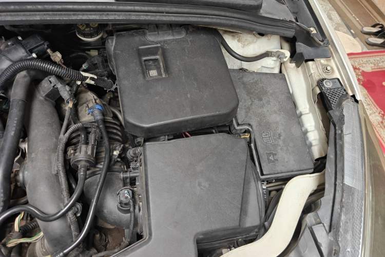 Used Ford Focus 2015 Hatchback EcoBoost 180 Automatic Elite Model Engine Bay Left