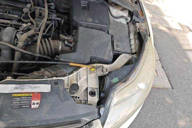 Used Ford Focus 2015 Sedan 1.6L Automatic Comfort Model Engine Bay Left