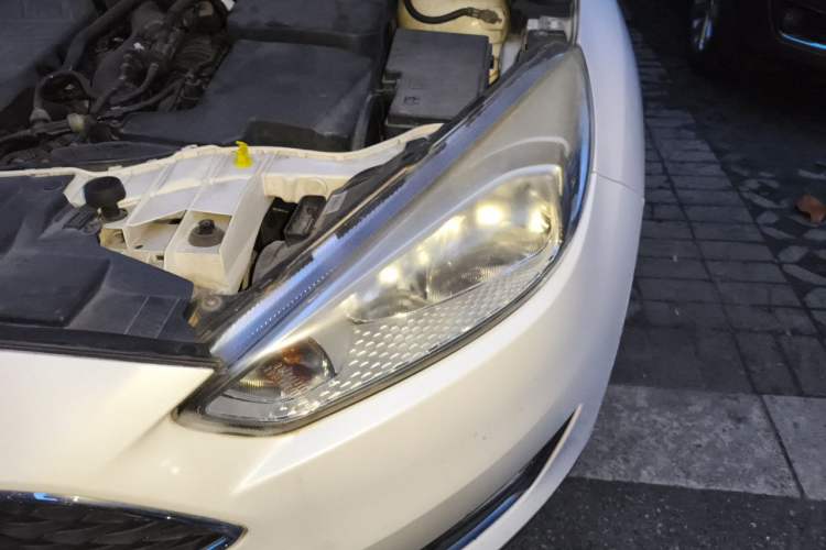 Used Ford Focus 2015 Hatchback EcoBoost 180 Automatic Elite Model Engine Bay Left