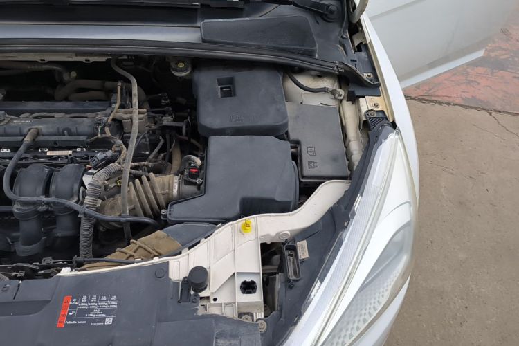 Used Ford Focus 2015 Sedan 1.6L Automatic Comfort Model Engine Bay Left