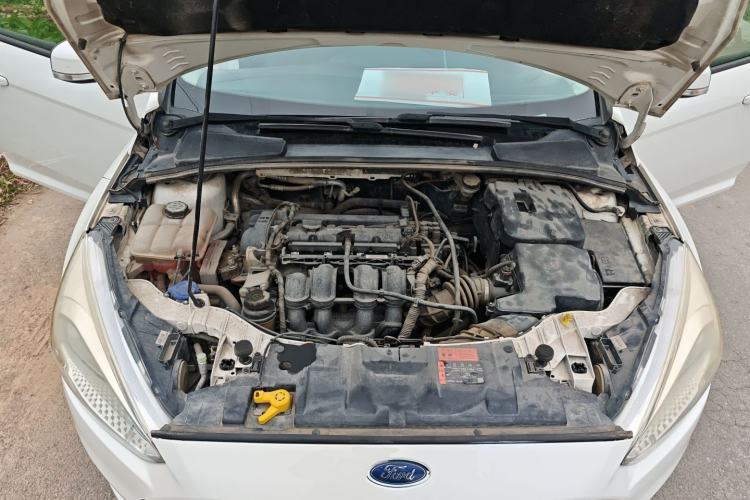 Used Ford Focus 2015 Hatchback 1.6L Automatic Fashion Edition Engine Bay