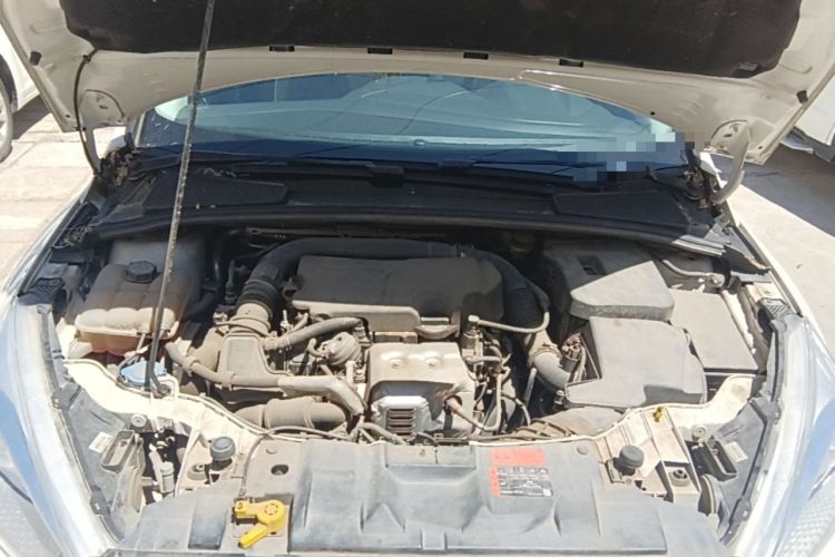 Used Ford Focus 2015 Sedan EcoBoost 125 Automatic Supreme Style Edition Engine Bay