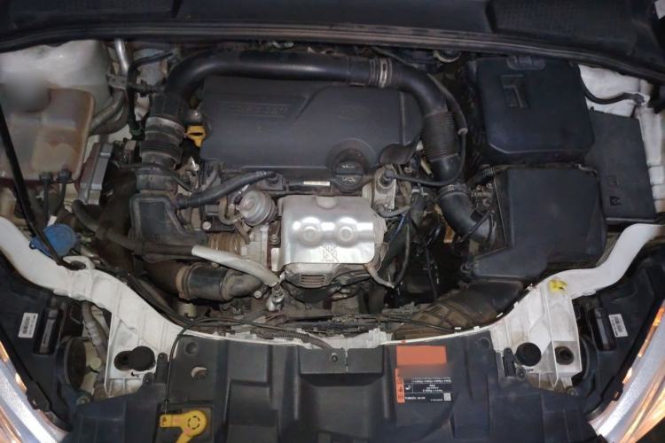 Used Ford Focus 2015 Hatchback EcoBoost 125 Automatic Supreme Style Edition Engine Bay
