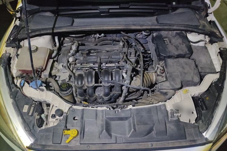 Used Ford Focus 2015 Sedan 1.6L Manual Comfort Model Engine Bay