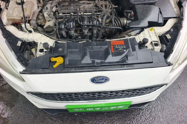Used Ford Focus 2015 Hatchback 1.6L Automatic Comfort Model Engine Bay
