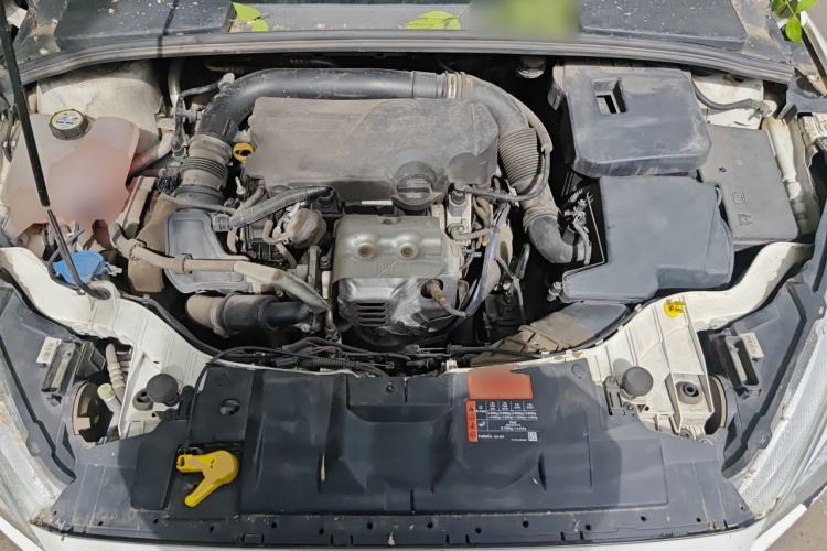 Used Ford Focus 2015 Hatchback EcoBoost 125 Automatic Supreme Style Edition Engine Bay