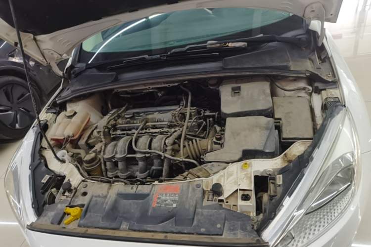 Used Ford Focus 2015 Hatchback 1.6L Automatic Comfort Model Engine Bay