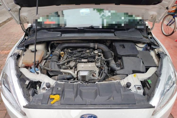 Used Ford Focus 2015 Sedan EcoBoost 125 Automatic Supreme Style Edition Engine Bay