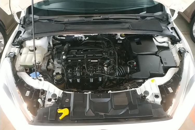 Used Ford Focus 2015 Sedan 1.6L Automatic Comfort Model Engine Bay