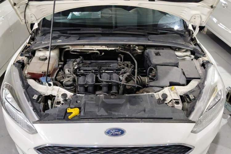 Used Ford Focus 2015 Hatchback 1.6L Manual Comfort Edition Engine Bay