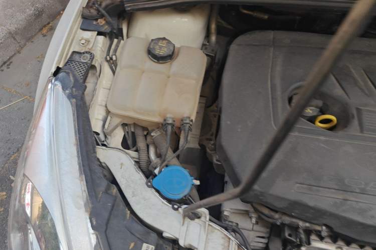Used Ford Focus 2015 Hatchback EcoBoost 180 Automatic Elite Model Engine Bay Right