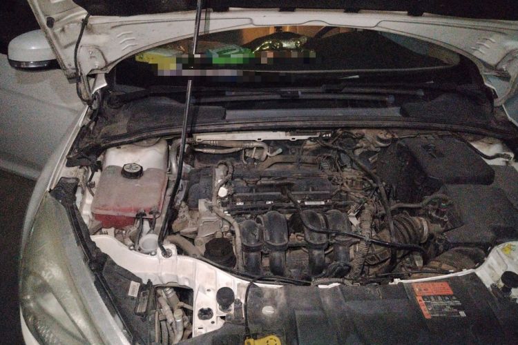 Used Ford Focus 2015 Sedan 1.6L Automatic Comfort Model Engine Bay Right