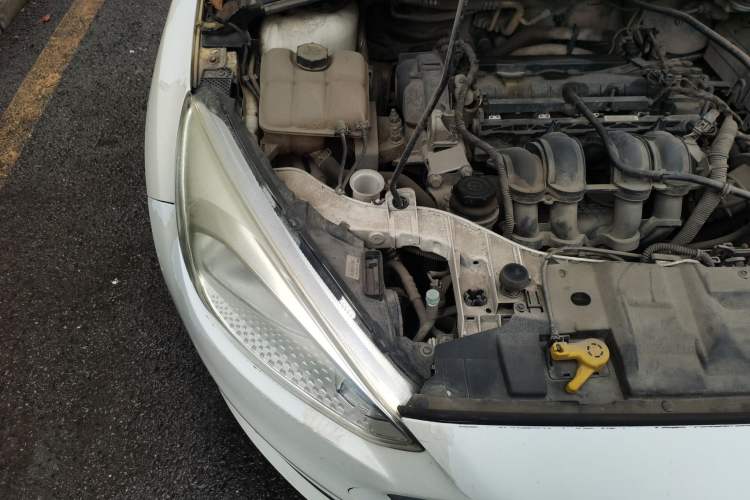 Used Ford Focus 2015 Hatchback 1.6L Automatic Comfort Model Engine Bay Right