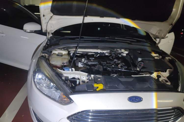 Used Ford Focus 2015 Sedan 1.6L Automatic Trend Model Engine Bay Right