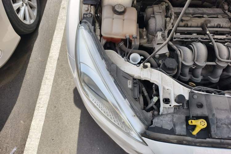 Used Ford Focus 2015 Hatchback 1.6L Automatic Comfort Model Engine Bay Right