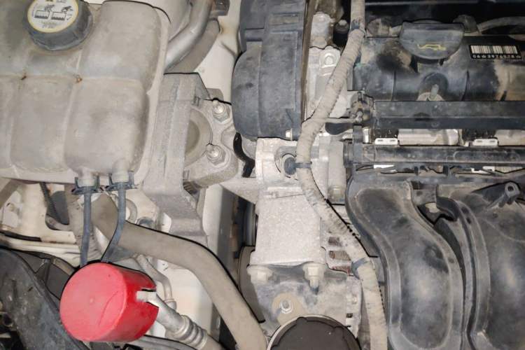 Used Ford Focus 2015 Sedan 1.6L Automatic Trend Model Engine Bay Right