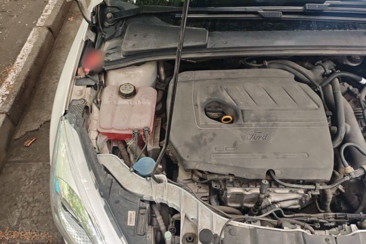 Used Ford Focus 2015 Hatchback EcoBoost 180 Automatic Elite Model Engine Bay Right