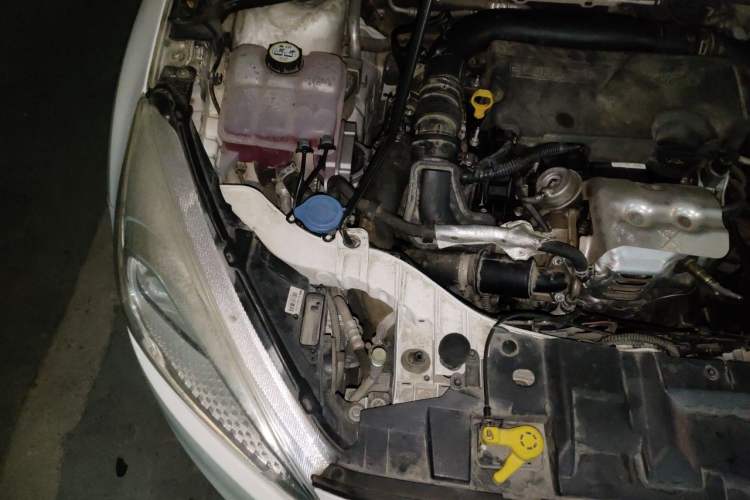 Used Ford Focus 2015 Sedan EcoBoost 125 Automatic Supreme Style Edition Engine Bay Right
