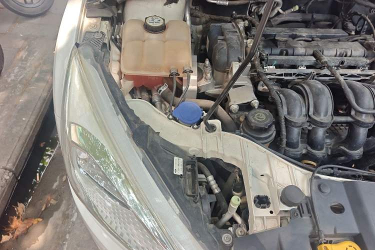 Used Ford Focus 2015 Hatchback 1.6L Automatic Comfort Model Engine Bay Right