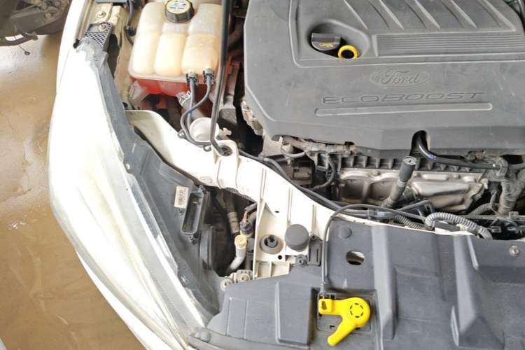 Used Ford Focus 2015 Sedan EcoBoost 180 Automatic Elite Model Engine Bay Right