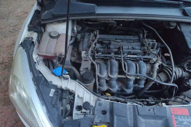 Used Ford Focus 2015 Hatchback 1.6L Automatic Fashion Edition Engine Bay Right