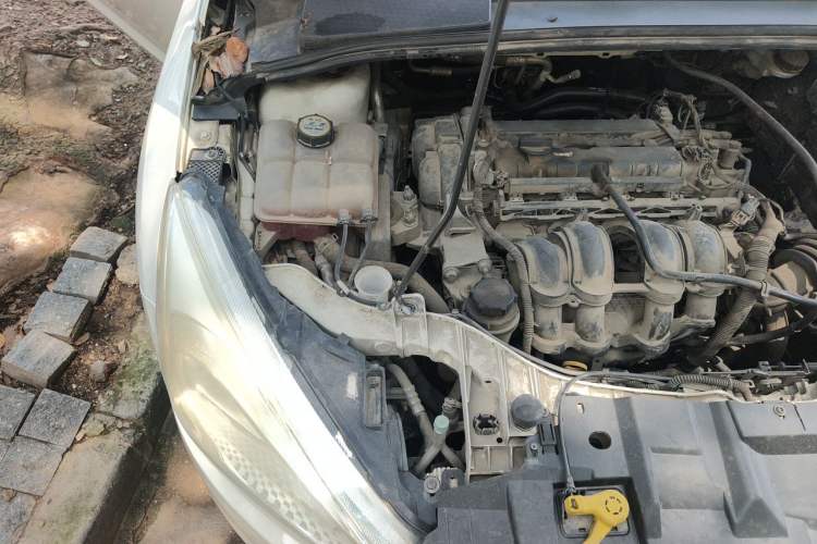 Used Ford Focus 2015 Hatchback 1.6L Manual Comfort Edition Engine Bay Right