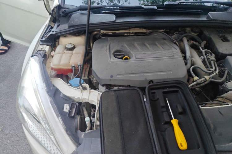 Used Ford Focus 2015 Hatchback EcoBoost 180 Automatic Elite Model Engine Bay Right