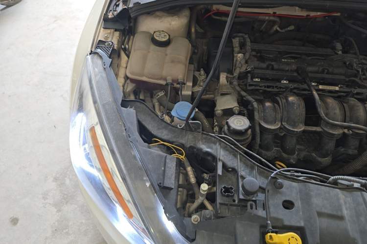 Used Ford Focus 2015 Hatchback 1.6L Automatic Comfort Model Engine Bay Right