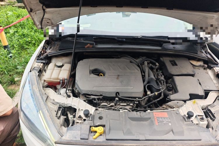 Used Ford Focus 2015 Hatchback EcoBoost 180 Automatic Sport Model Engine Bay Right