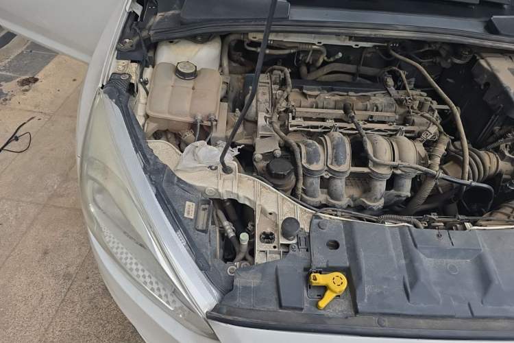 Used Ford Focus 2015 Sedan 1.6L Automatic Comfort Model Engine Bay Right